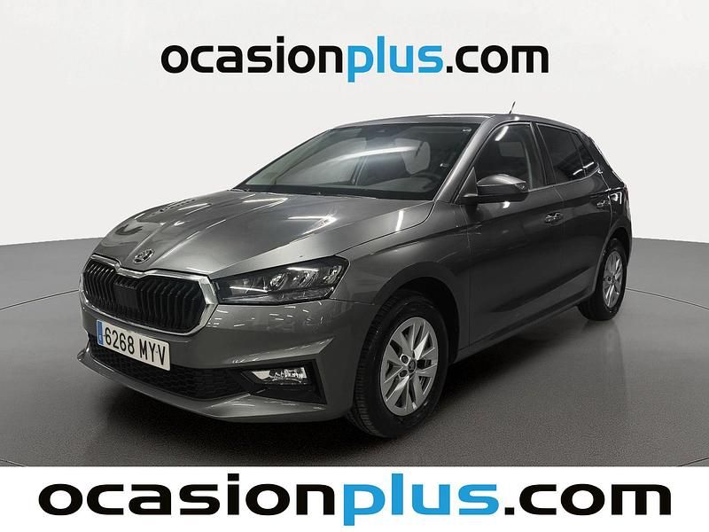 Gris Usado 2025 Skoda Fabia Selection Utilitario | 16.173 € (Super precio) - Imagen 1/4