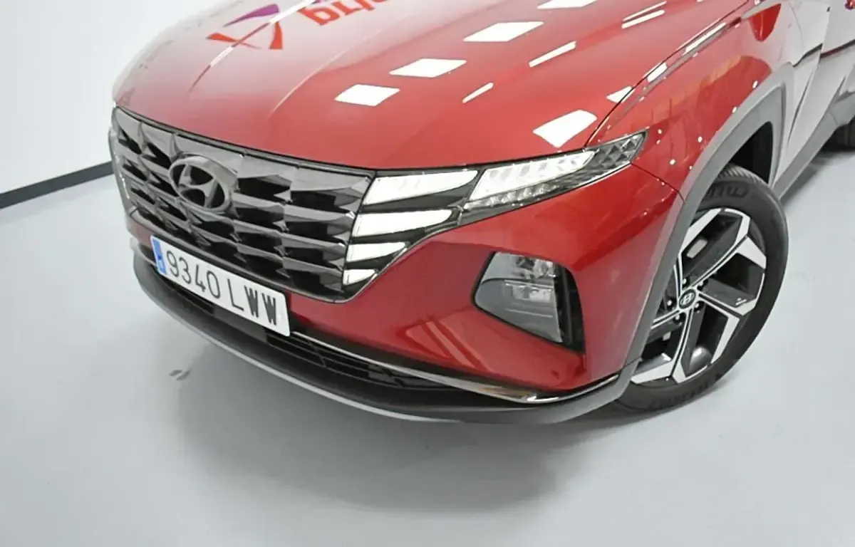Usado Hyundai Tucson 230 CV (169 kW) 2022 Burdeos SUV