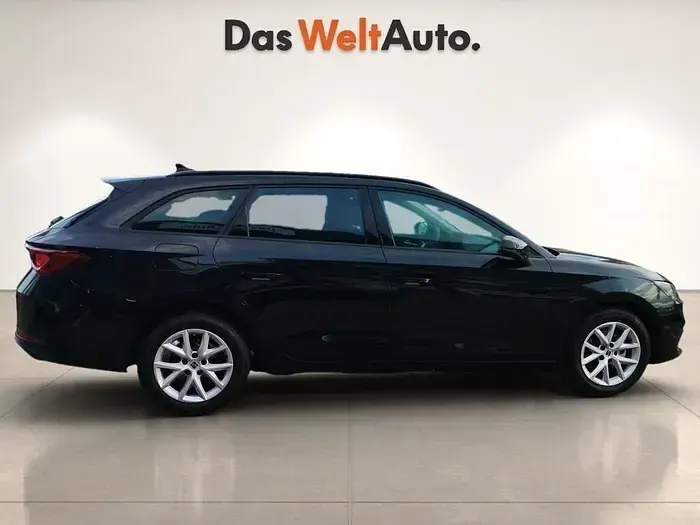 Usado Seat Leon Style 150 CV (110 kW) 2024 Negro