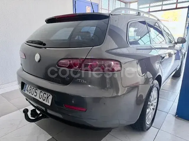 Usado Alfa Romeo 159 150 CV (110 kW) 2008 Beige Familiar