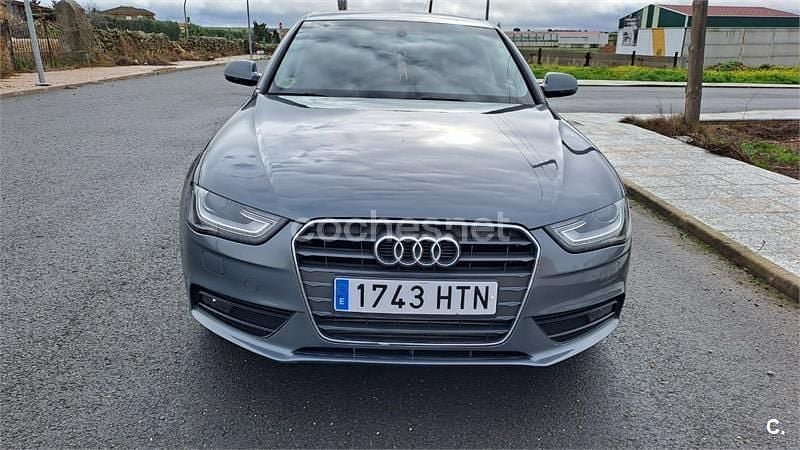 Usado Audi A4 143 CV (105 kW) 2013 Gris / plata Berlina