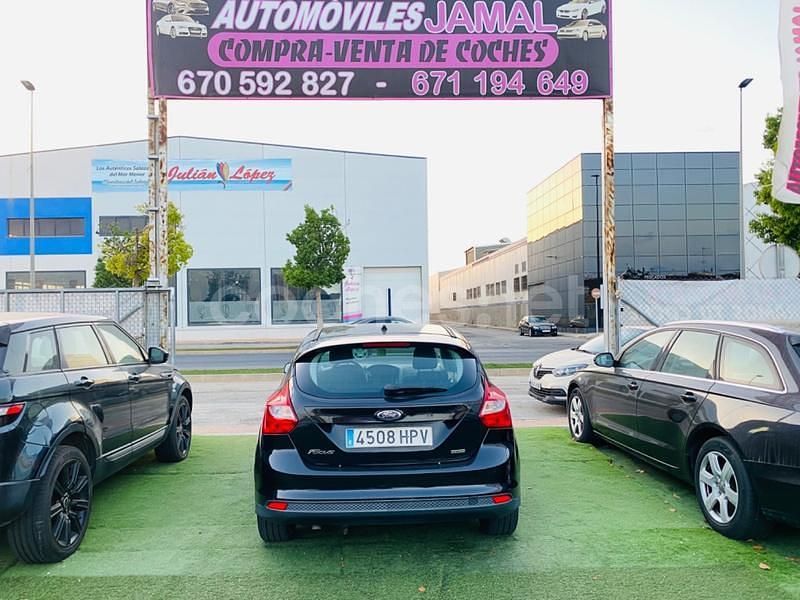 Usado Ford Focus Trend 100 CV (73 kW) 2012 Negro Berlina