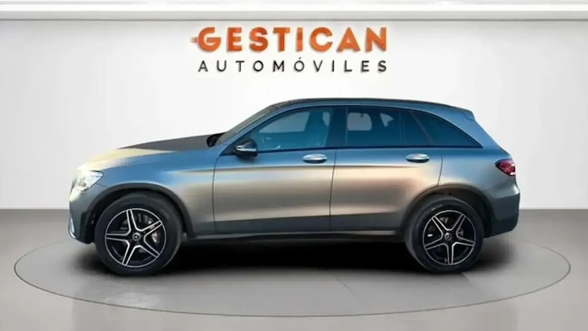 Usado Mercedes GLC350 320 CV (235 kW) 2022 Plateado SUV