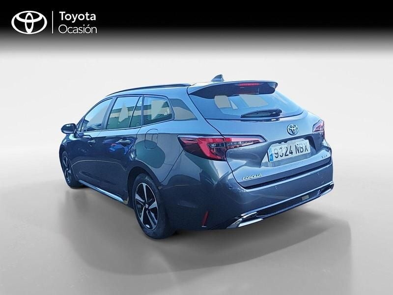 Usado Toyota Corolla Active 140 CV (102 kW) 2025 Gris Familiar