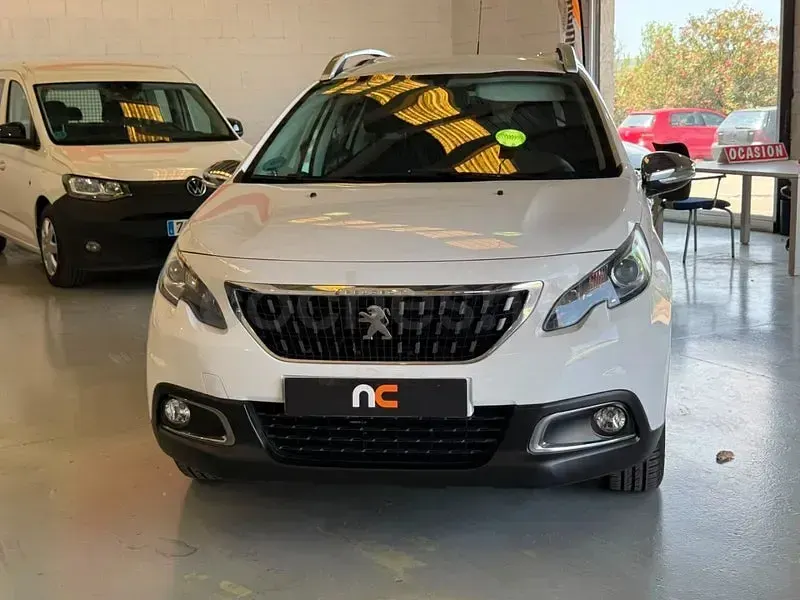 Usado Peugeot 2008 Style 82 CV (60 kW) 2018 Blanco SUV