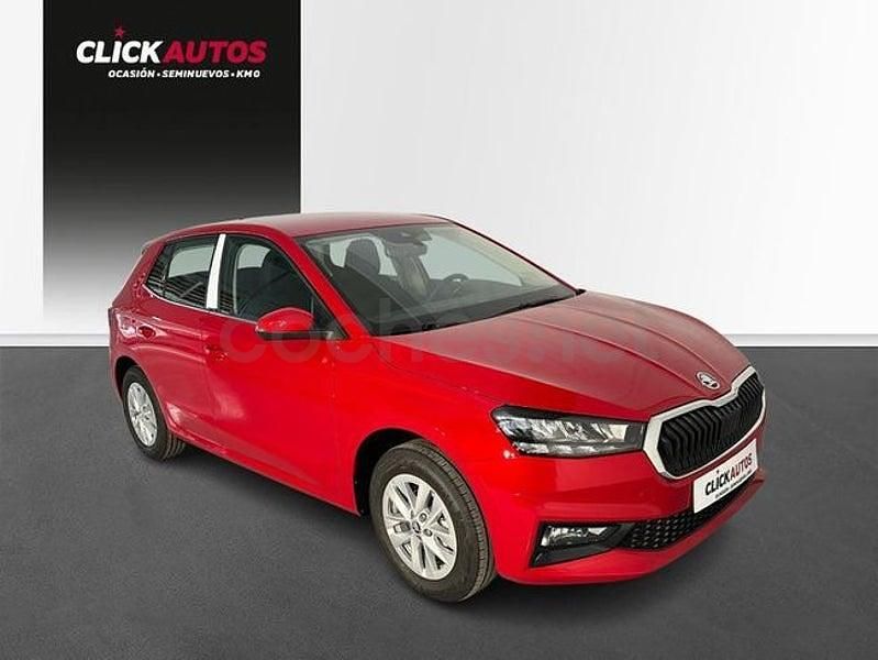Usado Skoda Fabia Ambition 110 CV (80 kW) 2024 Rojo Utilitario