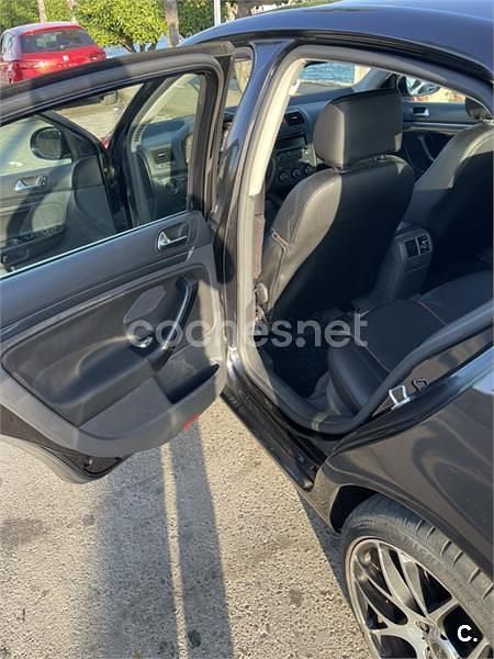 Usado VW Jetta Advance 140 CV (102 kW) 2007 Negro Berlina
