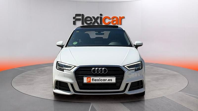 Używany Audi A3 S-Line 150 KM (110 kW) 2018 Biały Sedan/Limuzyna