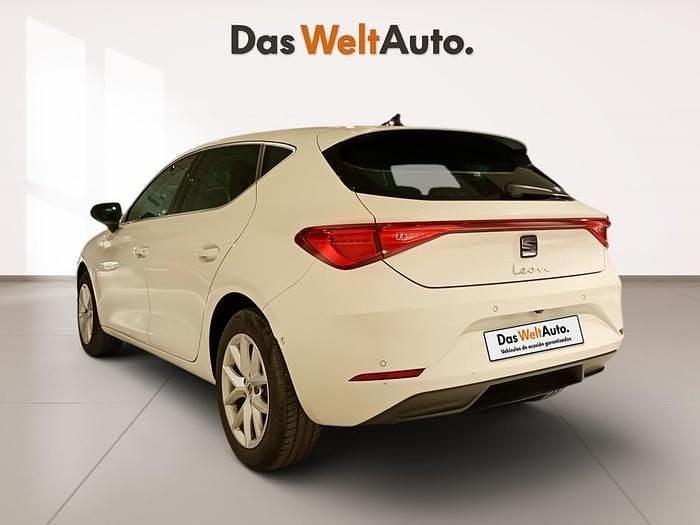 Usado Seat Leon Style 150 CV (110 kW) 2025 Blanco