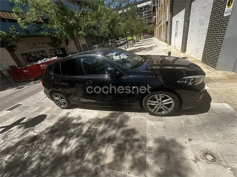 Usado BMW 118 150 CV (110 kW) 2021 Negro Utilitario