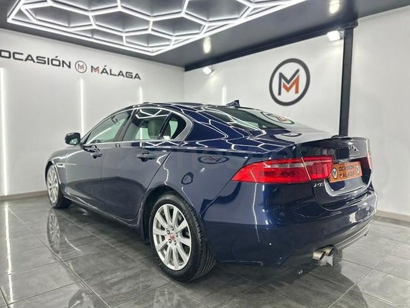 Usado Jaguar XE Portfolio 180 CV (132 kW) 2015 Azul Berlina