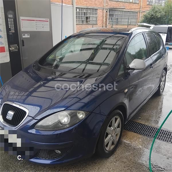 Usado Seat Altea XL Stylance 105 CV (77 kW) 2007 Azul Monovolumen