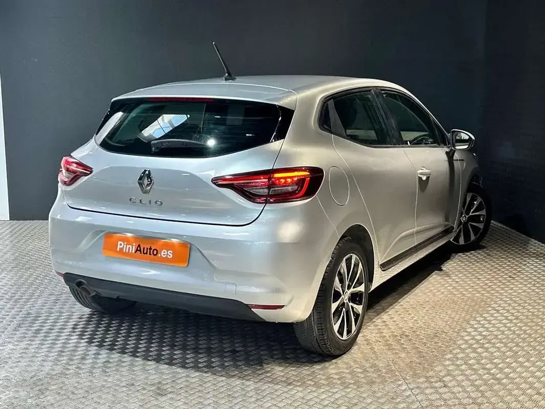 Usado Renault Clio Evolution 91 CV (66 kW) 2022 Gris Utilitario