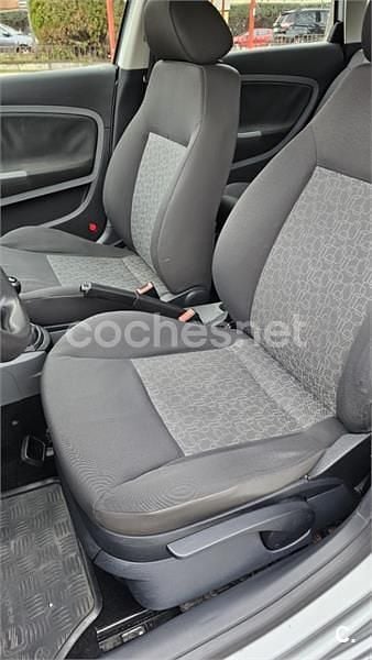 Usado Seat Ibiza Reference 70 CV (51 kW) 2007 Gris / plata Utilitario