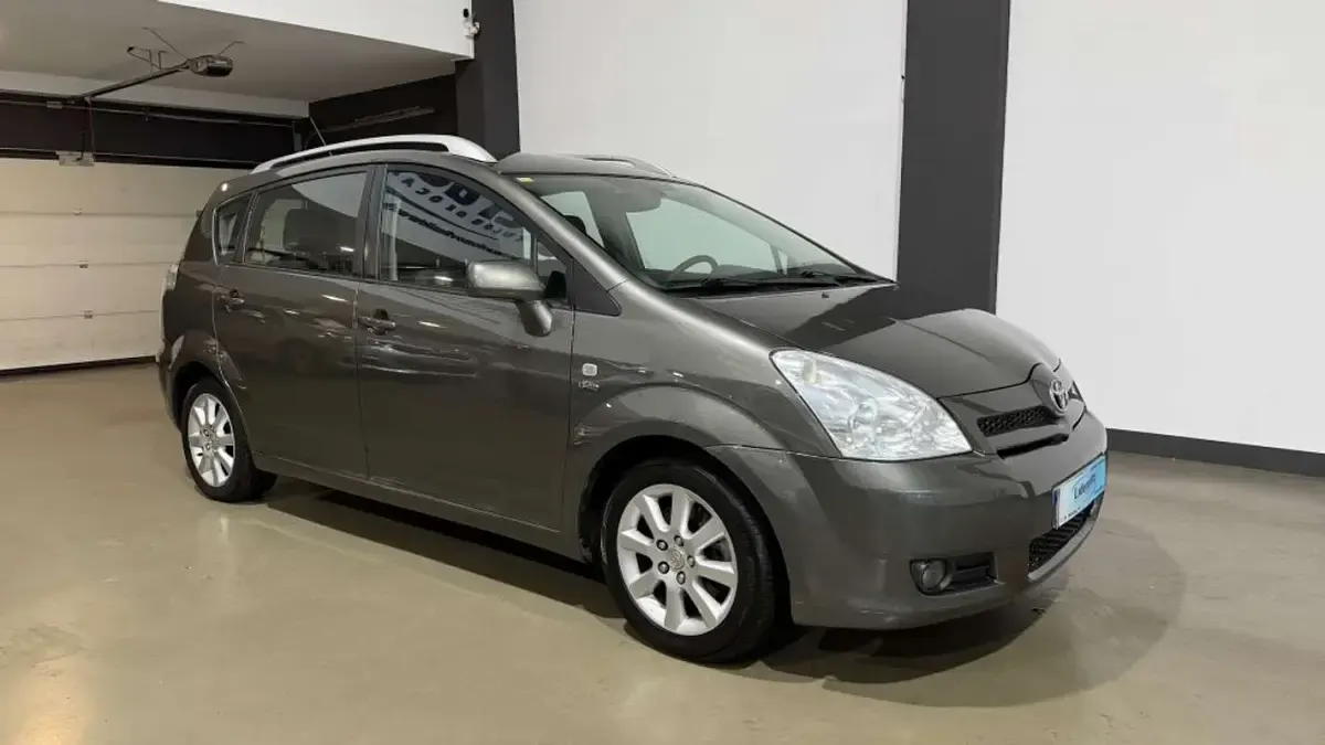 Usado Toyota Corolla Luna 116 CV (85 kW) 2005 Gris Utilitario
