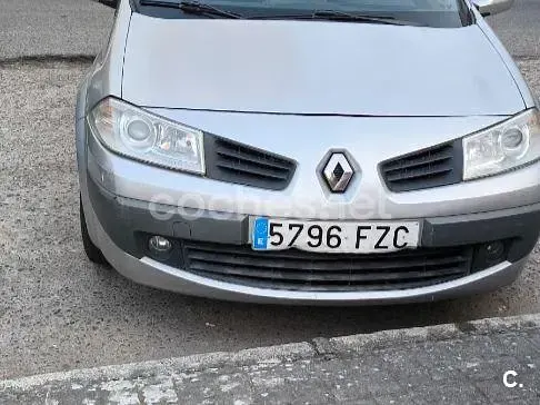 Usado Renault Mégane II Dynamique 105 CV (77 kW) 2008 Gris / plata Berlina