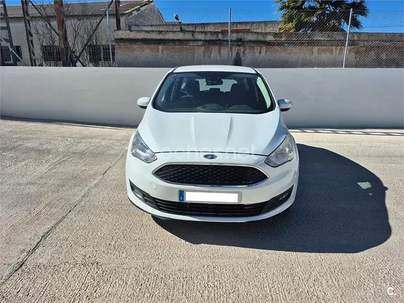 Usado Ford C-MAX Trend 95 CV (69 kW) 2019 Blanco Monovolumen