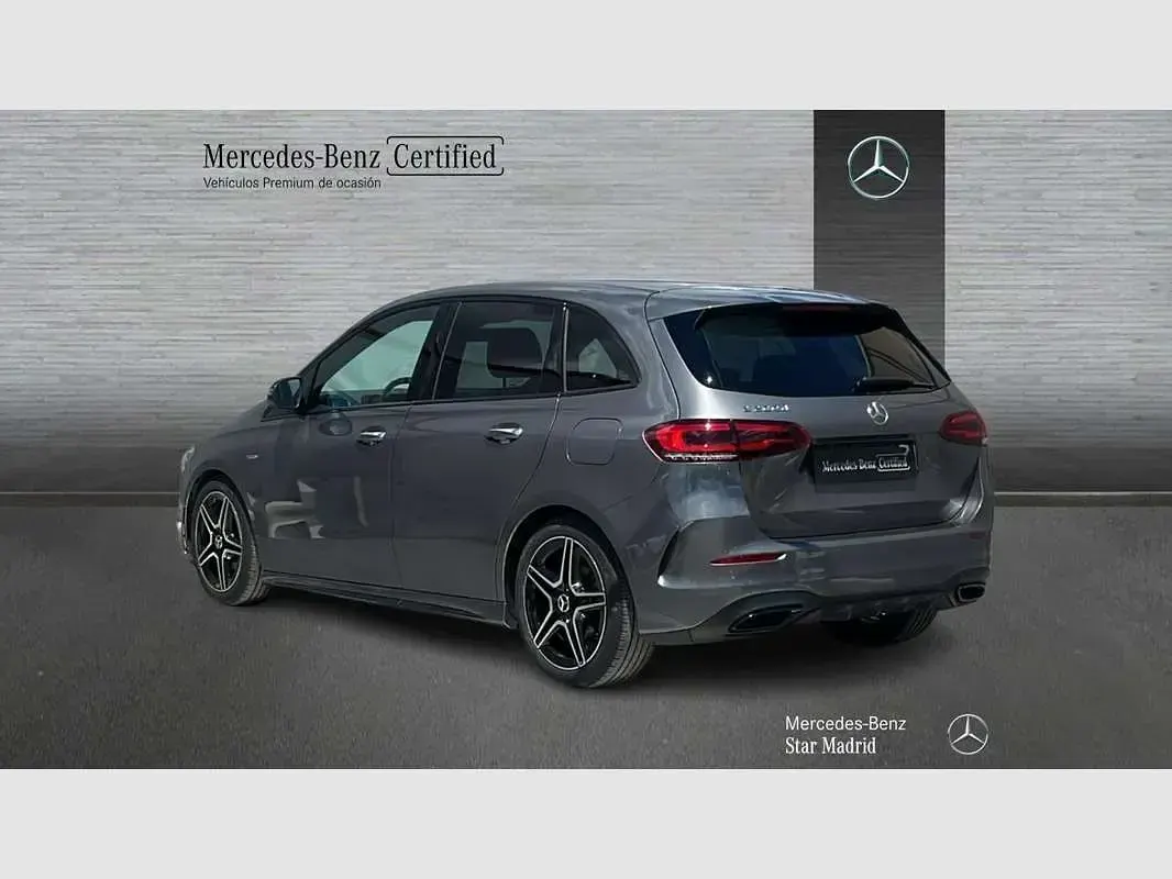 Usado Mercedes B200 150 CV (110 kW) 2022 Gris Utilitario