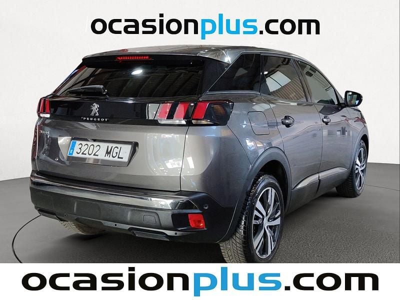 Usado Peugeot 3008 Allure 131 CV (96 kW) 2023 Gris SUV