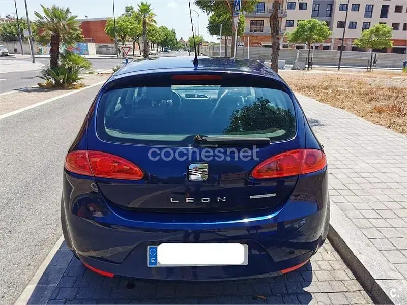 Usado Seat Leon Ecomotive 105 CV (77 kW) 2008 Azul Utilitario