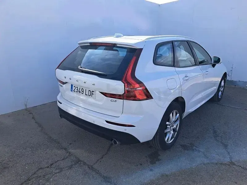Usado Volvo XC60 Momentum 150 CV (110 kW) 2020 Blanco SUV