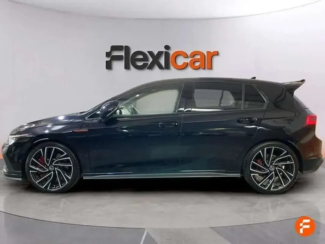 Usado VW Golf VII GTI 300 CV (220 kW) 2021 Negro Utilitario