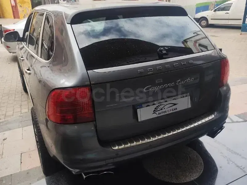 Usado Porsche Cayenne Turbo 450 CV (330 kW) 2004 Gris / plata SUV