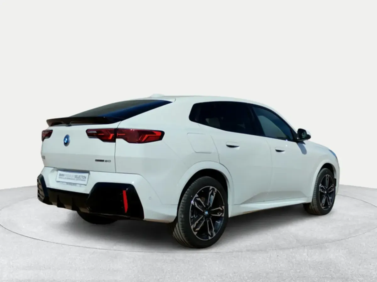 Usado BMW iX2 Comfort Edition 150 kW (204 CV) 2026 Blanco SUV
