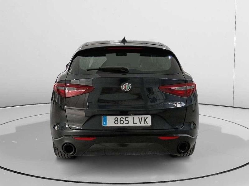 Usado Alfa Romeo Stelvio Sprint 192 CV (141 kW) 2021 Negro SUV