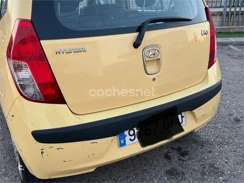 Usado Hyundai i10 Comfort 66 CV (48 kW) 2008 Amarillo Utilitario