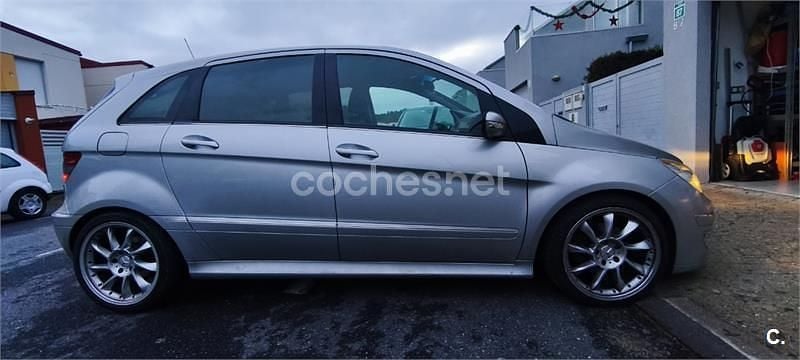Usado Mercedes B180 109 CV (80 kW) 2005 Gris / plata Monovolumen