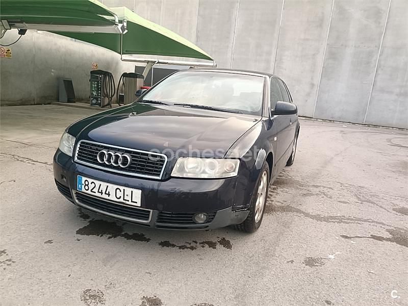 Usado Audi A4 163 CV (119 kW) 2003 Azul Familiar