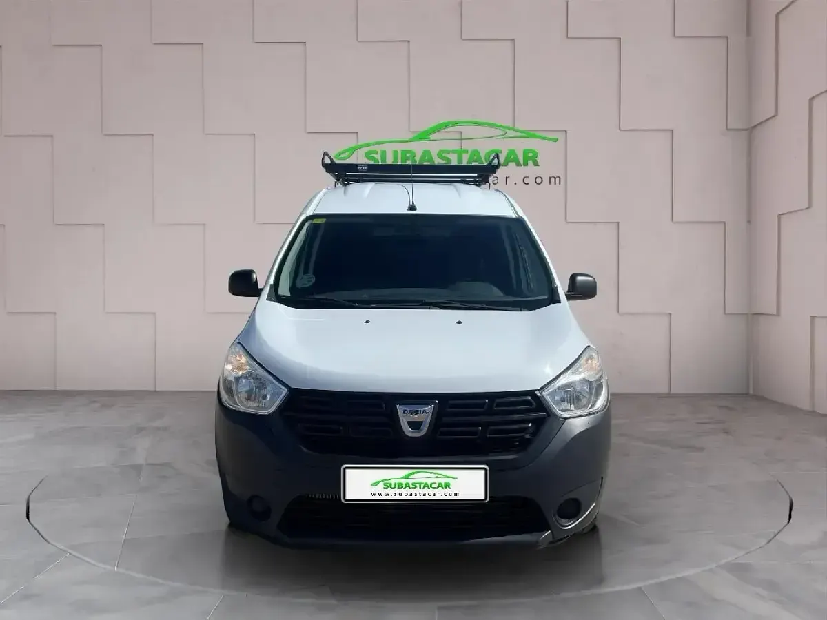 Usado Dacia Dokker Essentiel 75 CV (55 kW) 2019 Blanco Monovolumen