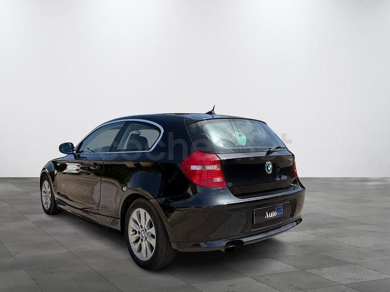 Usado BMW 116 115 CV (84 kW) 2010 Negro Utilitario