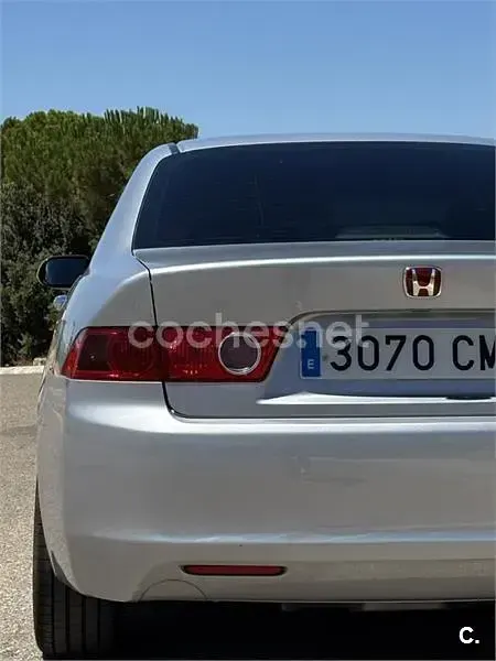 Usado Honda Accord Comfort 155 CV (114 kW) 2003 Gris / plata Berlina