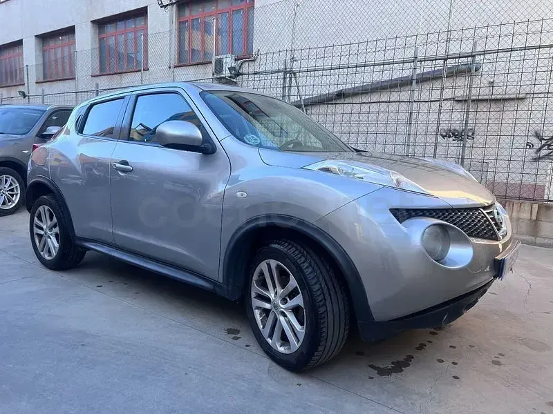 Usado Nissan Juke N-TEC 110 CV (80 kW) 2013 Gris / plata SUV
