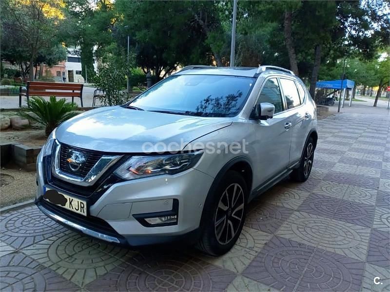 Usado Nissan X-Trail Tekna 177 CV (130 kW) 2018 Gris / plata SUV