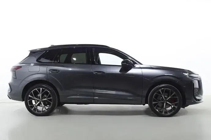 Nuevo Audi Q3 Sport 150 CV (110 kW) 2025 Gris SUV