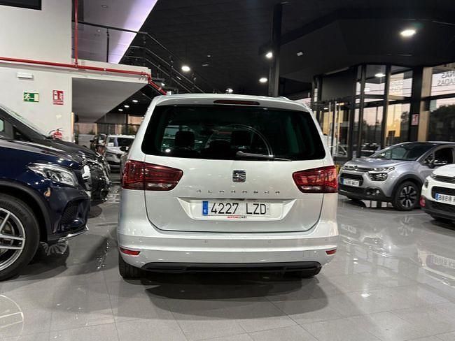 Usado Seat Alhambra Style 150 CV (110 kW) 2022 Gris / plata Monovolumen
