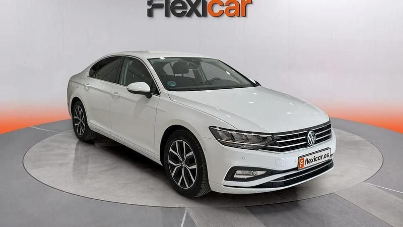 Usado VW Passat Executive 151 CV (111 kW) 2020 Blanco Berlina