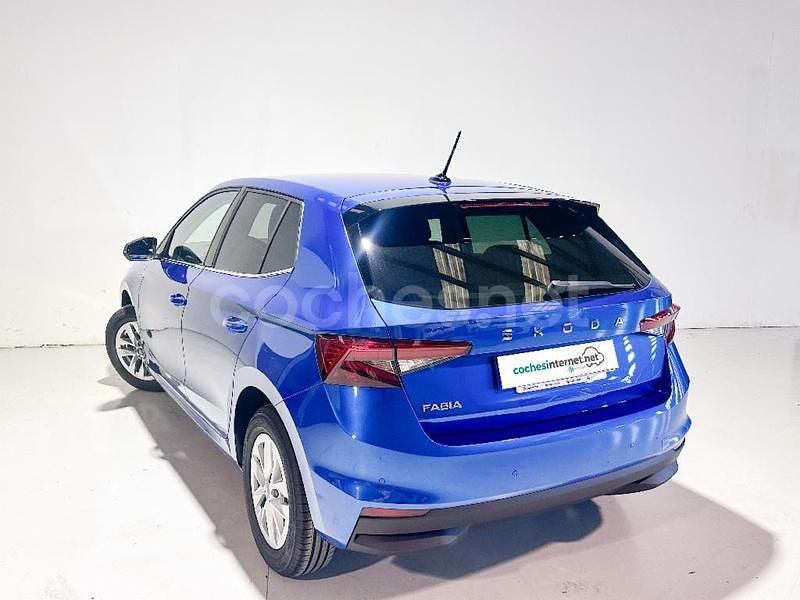 Usado Skoda Fabia Selection 115 CV (84 kW) 2025 Azul Utilitario