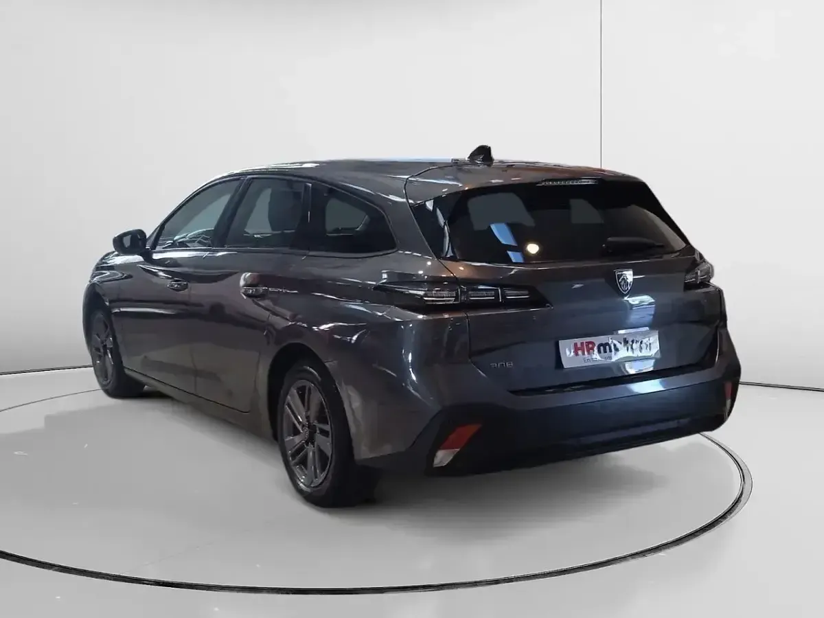 Usado Peugeot 308 Active 130 CV (95 kW) 2022 Gris Familiar