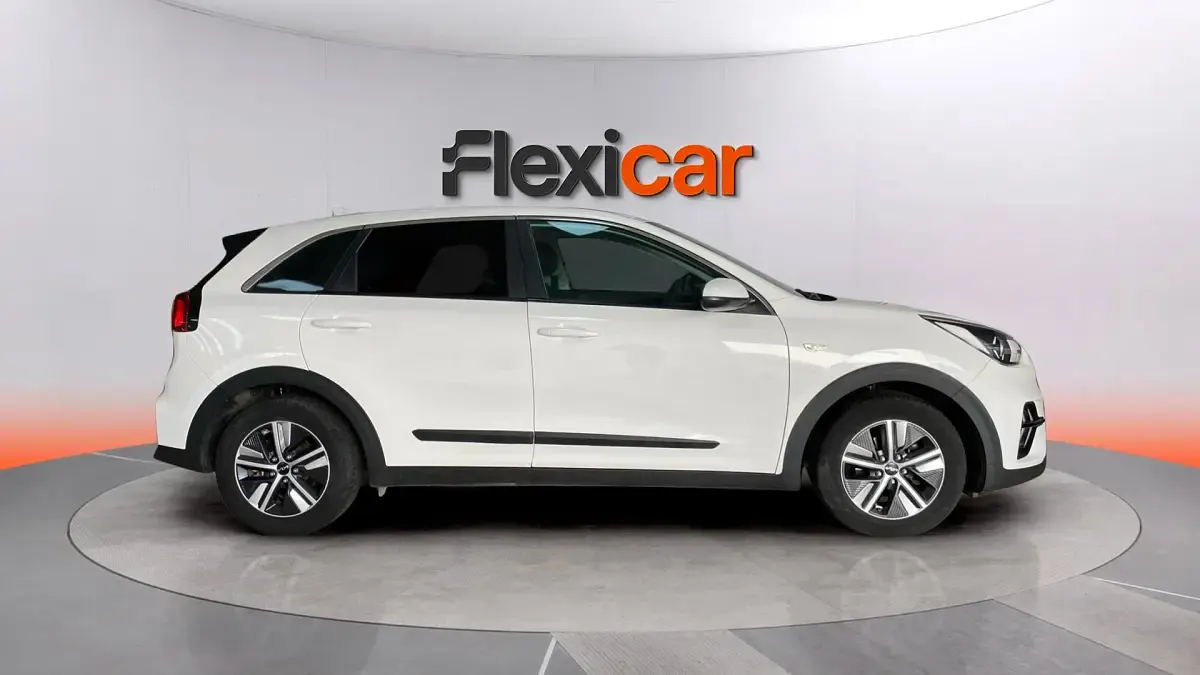 Usado Kia Niro 141 CV (103 kW) 2022 Blanco SUV