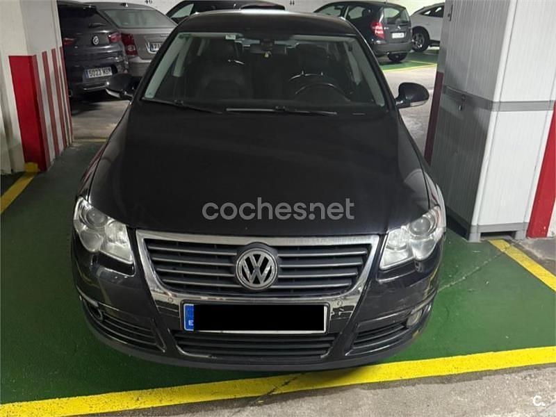 Usado VW Passat Highline 170 CV (125 kW) 2008 Negro Berlina