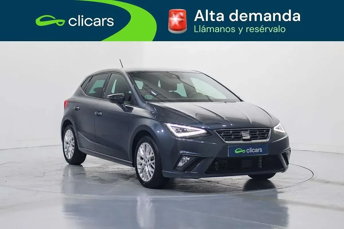 Usado Seat Ibiza FR 110 CV (80 kW) 2023 Gris Utilitario