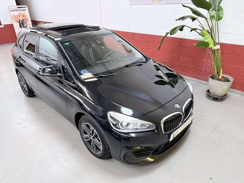Usado BMW 225 Active Tourer iPerformance 224 CV (164 kW) 2021 Negro Monovolumen