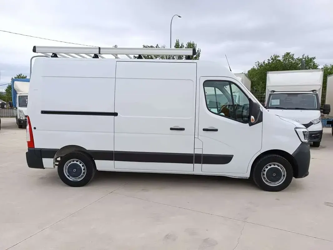Usado Renault Master 135 CV (99 kW) 2020 Blanco Monovolumen