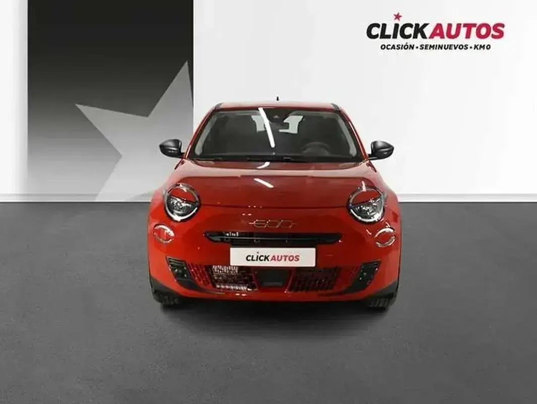 Usado Fiat 600 Pop 110 CV (80 kW) 2025 Rojo SUV