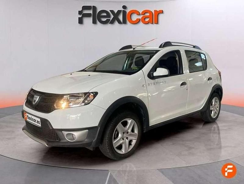 Usado Dacia Sandero Stepway 90 CV (66 kW) 2016 Blanco Berlina