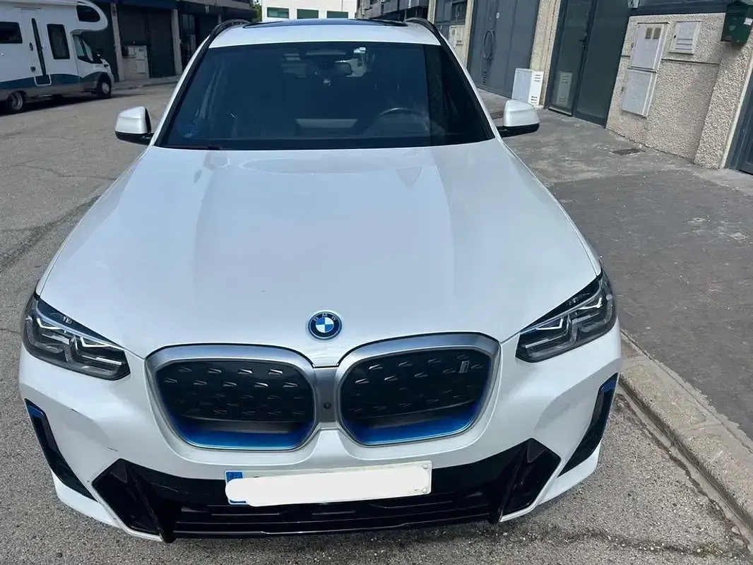 Usado BMW iX3 M Sport 210 kW (286 CV) 2023 Blanco SUV